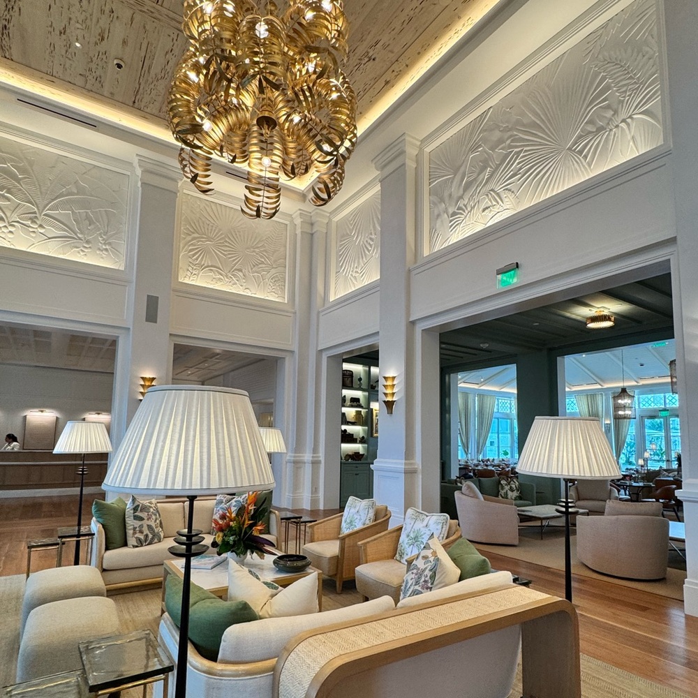 Meet your Posher, Laralara